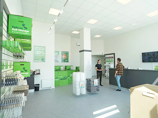Ekspedition - to personer i Pelican butik