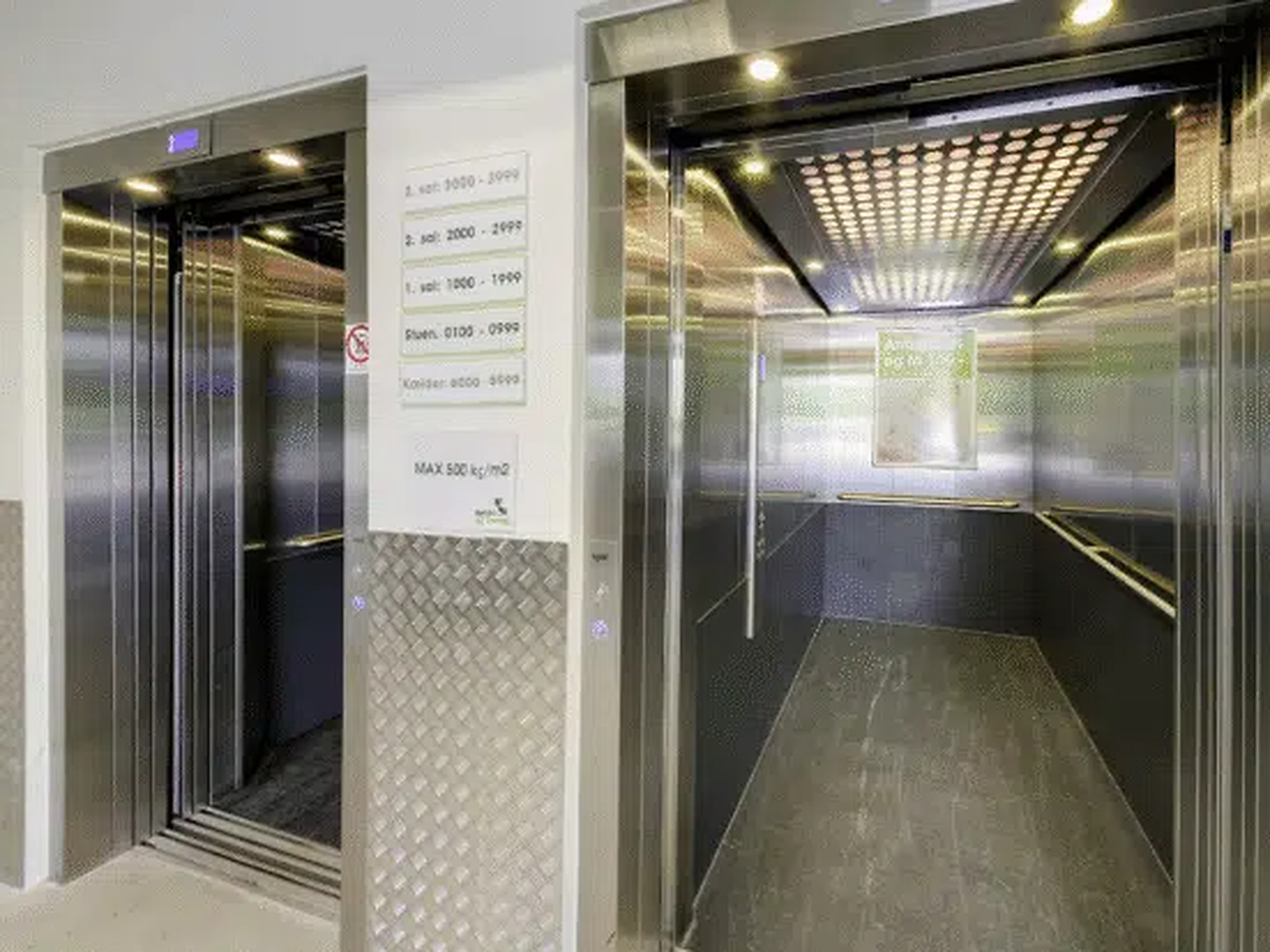 Two lifts at Pelican Self Storage Damhus Valby